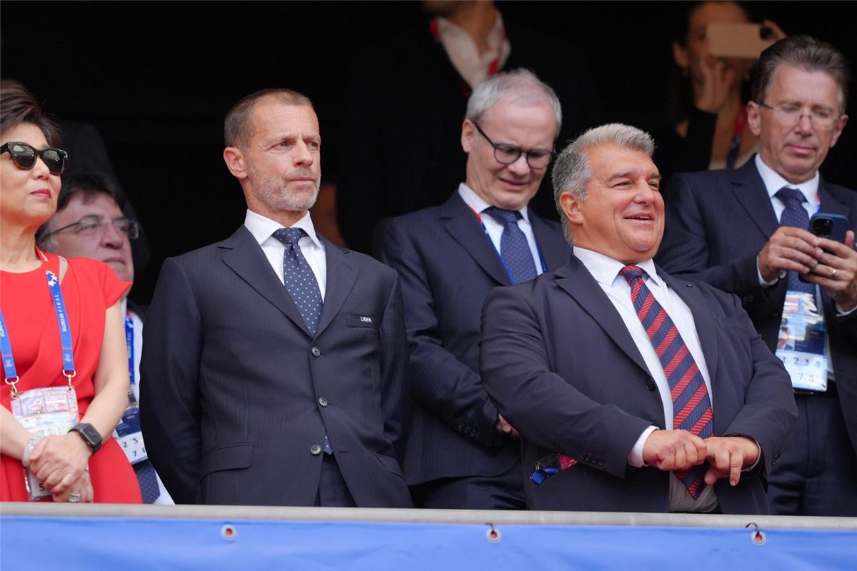 لابورتا يُشعلها: برشلونة وباريس سان جيرمان.. أفضل ثنائي في عالم كرة القدم! | مواجهة نارية في دوري الأبطال