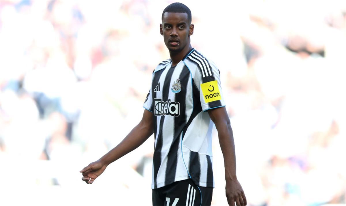 ليفربول يخطو خطوة نحو التعاقد مع إيزاك: دفعة قوية قبل إغلاق سوق الانتقالات