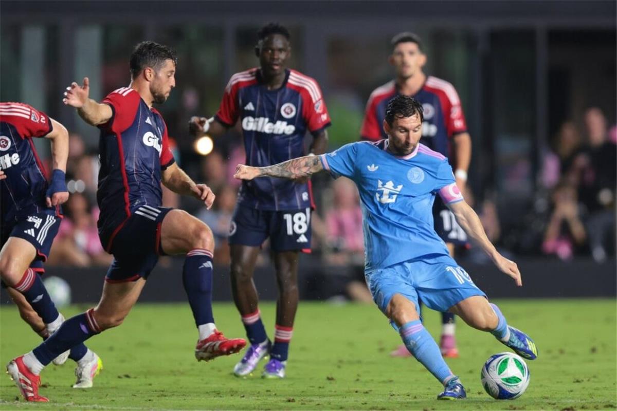 هاتريك أسيست تاريخي لميسي! شاهد ملخص مباراة انتر ميامي ونيو إنجلاند وأبرز اللقطات